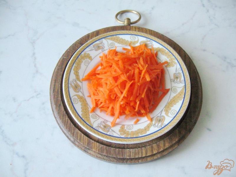 Фото приготовление рецепта: Башенки из баклажанов, сыра и моркови. шаг №4