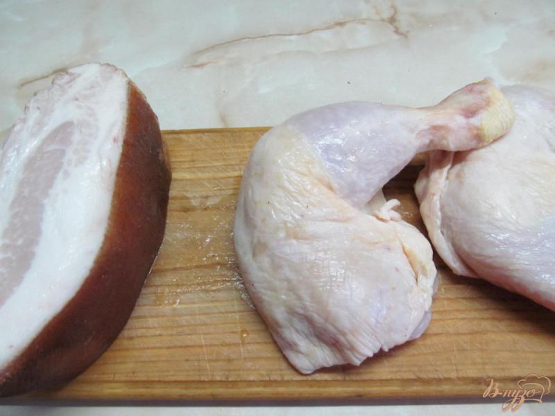 Фото приготовление рецепта: Куриные окорока в помидорах шаг №1