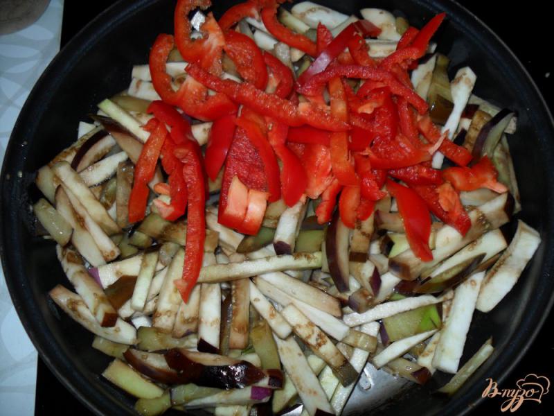 Фото приготовление рецепта: Яркий овощной салатик шаг №3