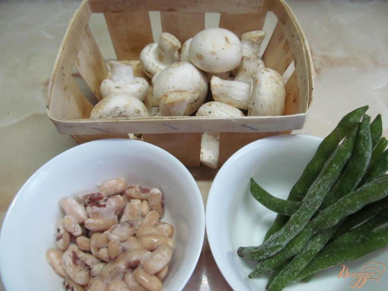 Фото приготовление рецепта: Сливочный салат из фасоли шаг №2