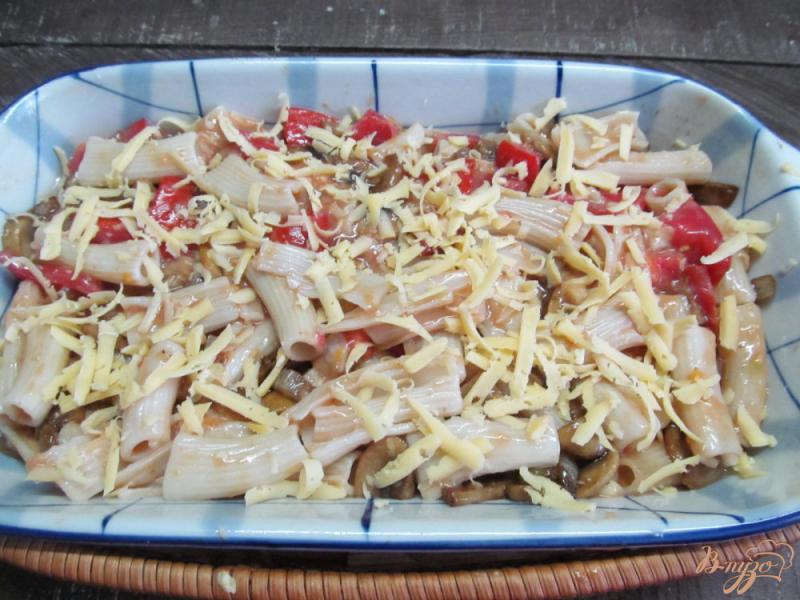 Фото приготовление рецепта: Запеканка из макарон с грибами шаг №5