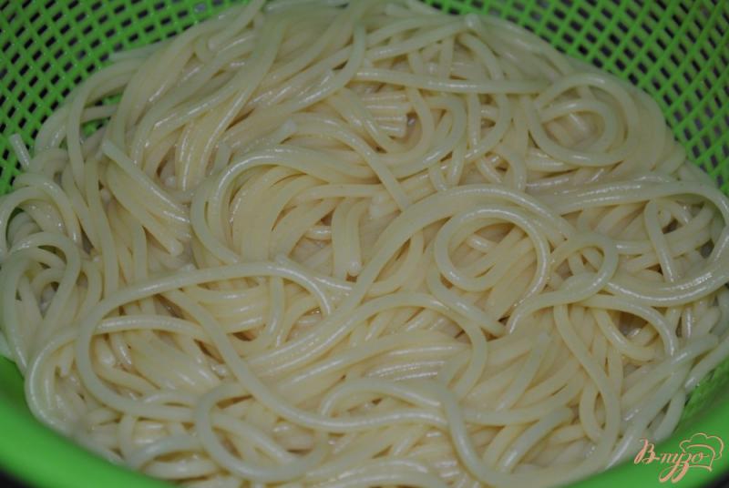 Фото приготовление рецепта: Спагетти с моллюсками шаг №8