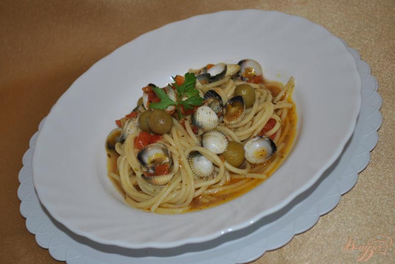 Фото приготовление рецепта: Спагетти с моллюсками шаг №10