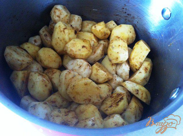 Фото приготовление рецепта: Куриные колбаски с картофелем, запеченные в духовке шаг №1