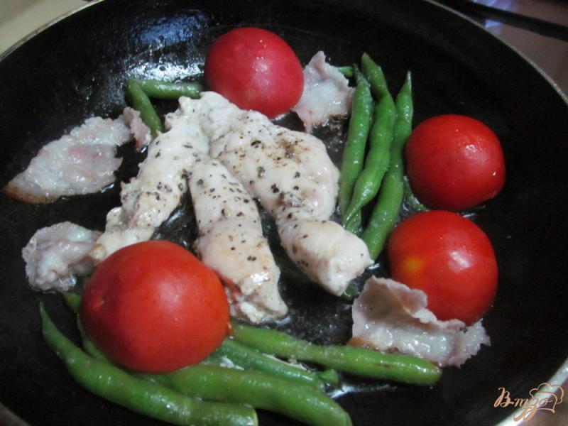 Фото приготовление рецепта: Куриное филе с овощами шаг №5