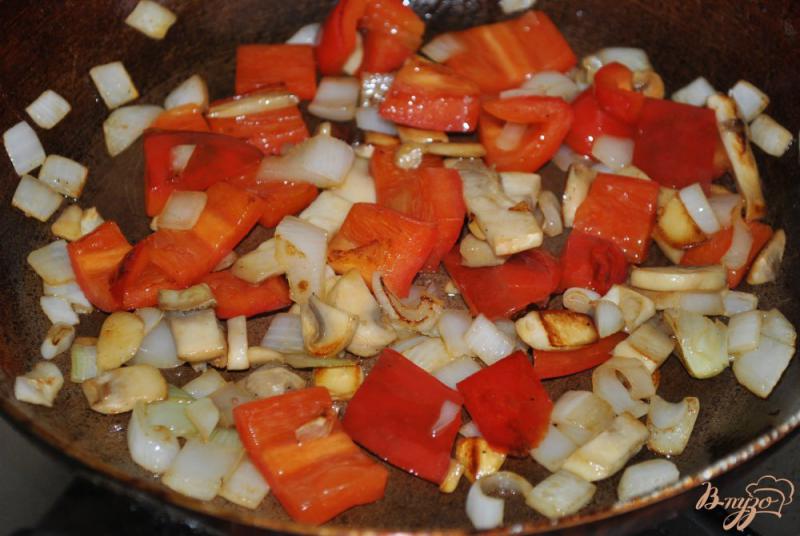 Фото приготовление рецепта: Курица с овощами и сальсой шаг №8