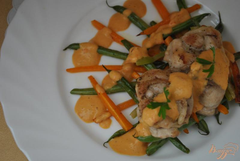 Фото приготовление рецепта: Курица с овощами и сальсой шаг №11