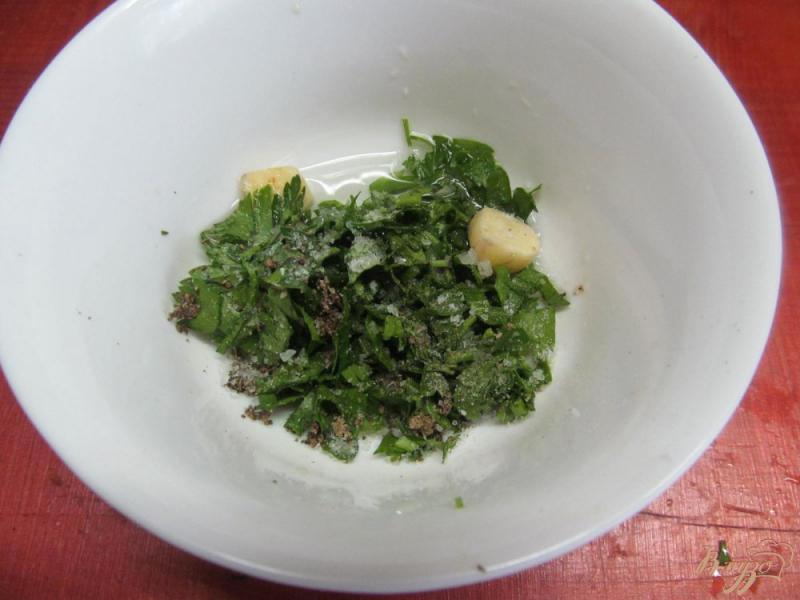Фото приготовление рецепта: Салат из дыни курицы и бекона шаг №6