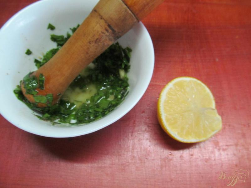 Фото приготовление рецепта: Салат из дыни курицы и бекона шаг №7