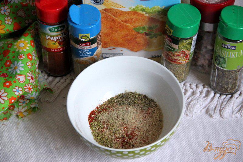 Фото приготовление рецепта: Картофель в пикантной корочке с творожным соусом шаг №2