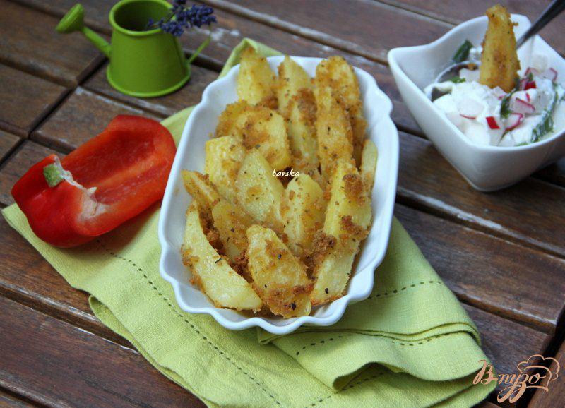 Фото приготовление рецепта: Картофель в пикантной корочке с творожным соусом шаг №6