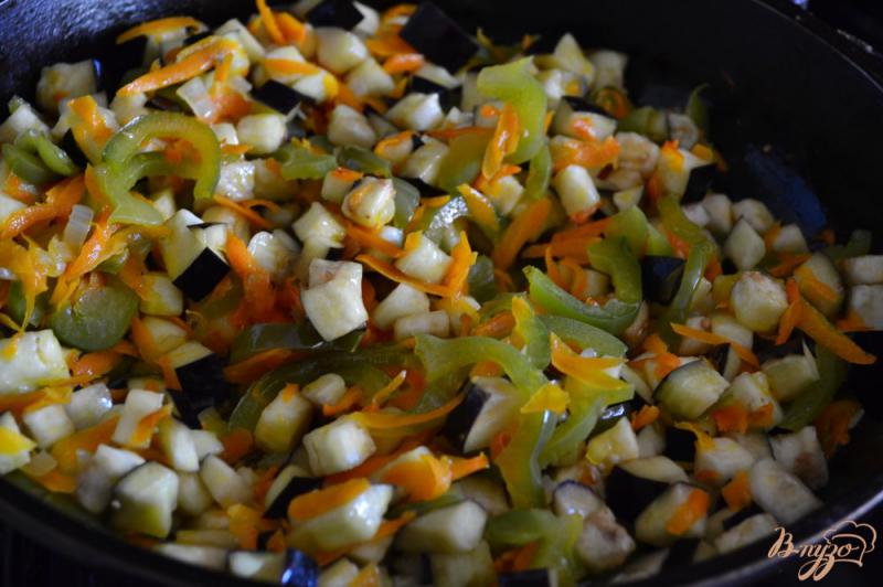 Фото приготовление рецепта: Овощное рагу с грецкими орехами шаг №4