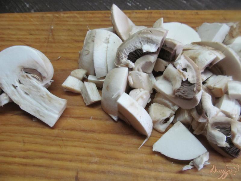Фото приготовление рецепта: Юшка перловая с грибами шаг №5