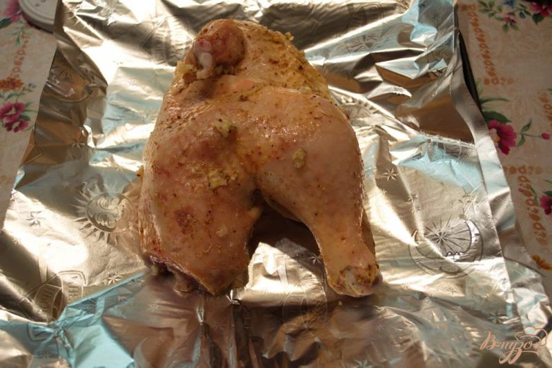 Фото приготовление рецепта: Курица в специях и чесноке ( в духовке) шаг №2