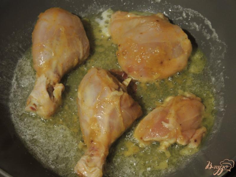 Фото приготовление рецепта: Курица в чатни с овощами шаг №4