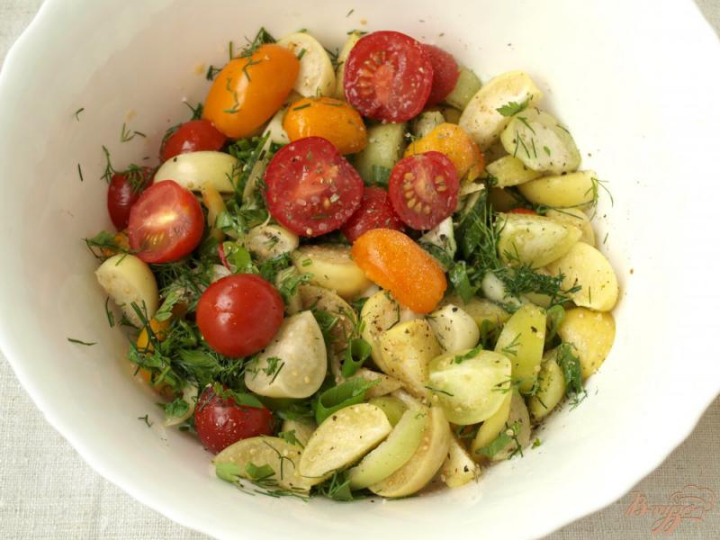 Фото приготовление рецепта: Салат из летних овощей шаг №5