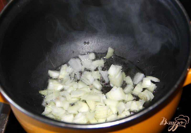 Фото приготовление рецепта: Рис с овощами и соевым соусом шаг №1