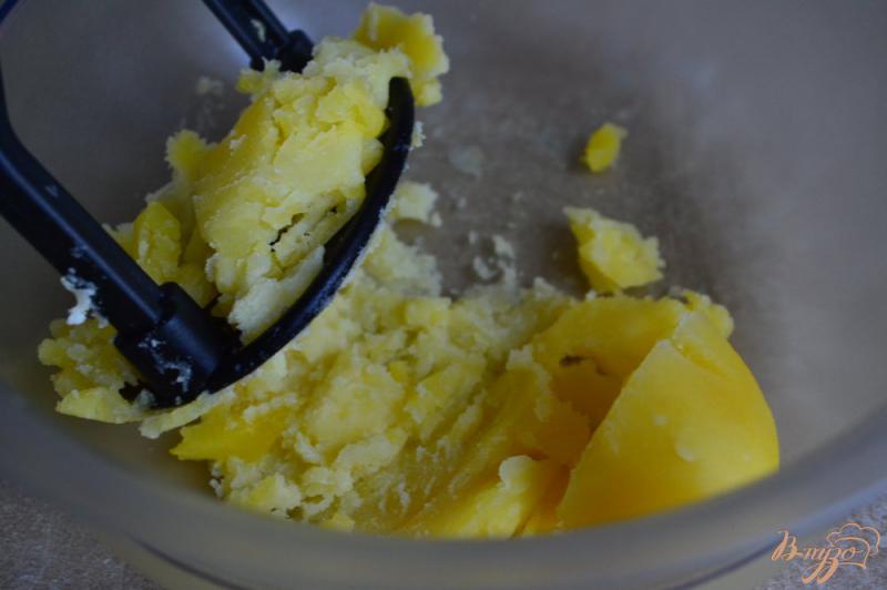 Фото приготовление рецепта: Томатный соус с мясными шариками и маслинами шаг №1