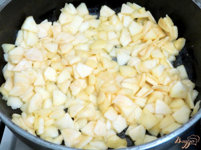 Фото приготовление рецепта: Пирожки на творожном тесте с яблоками шаг №5