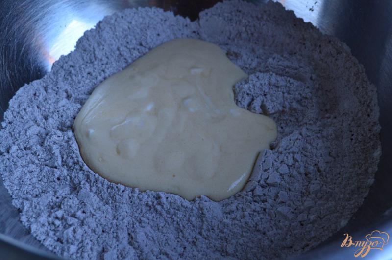 Фото приготовление рецепта: Быстрые шоколадные булочки шаг №4