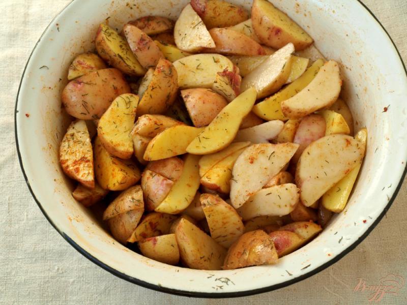 Фото приготовление рецепта: Картошка по-селянски в духовке шаг №3