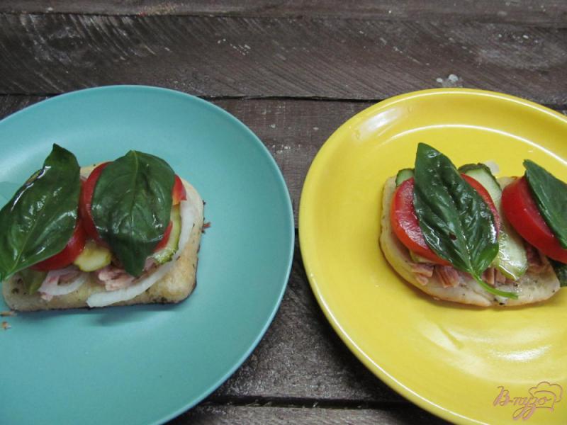 Фото приготовление рецепта: Бутерброд с тунчом шаг №8