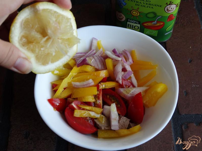 Фото приготовление рецепта: Овощной салат с куриной печенью шаг №6