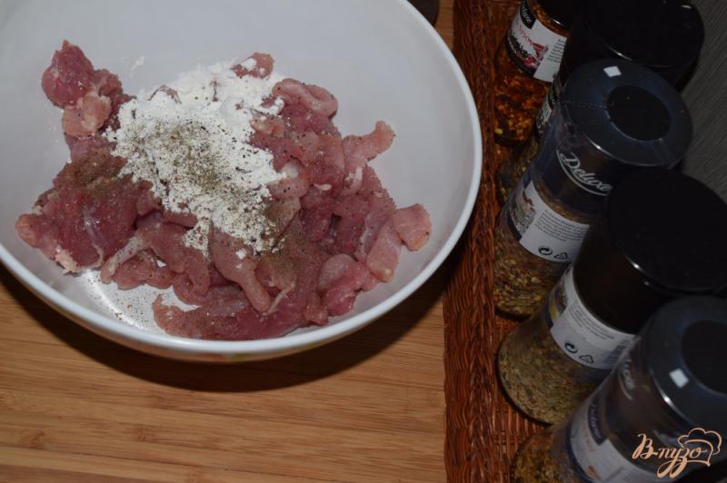 Фото приготовление рецепта: Стир- фрай из свинины шаг №3