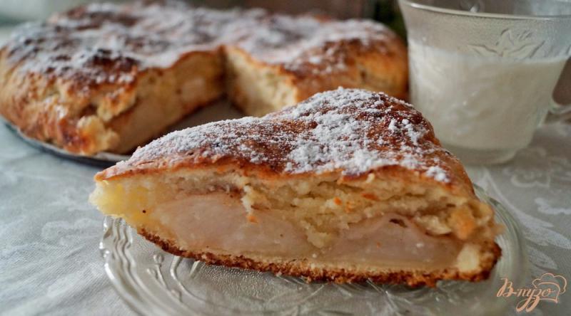 Фото приготовление рецепта: Сочный пирог с яблоками шаг №11