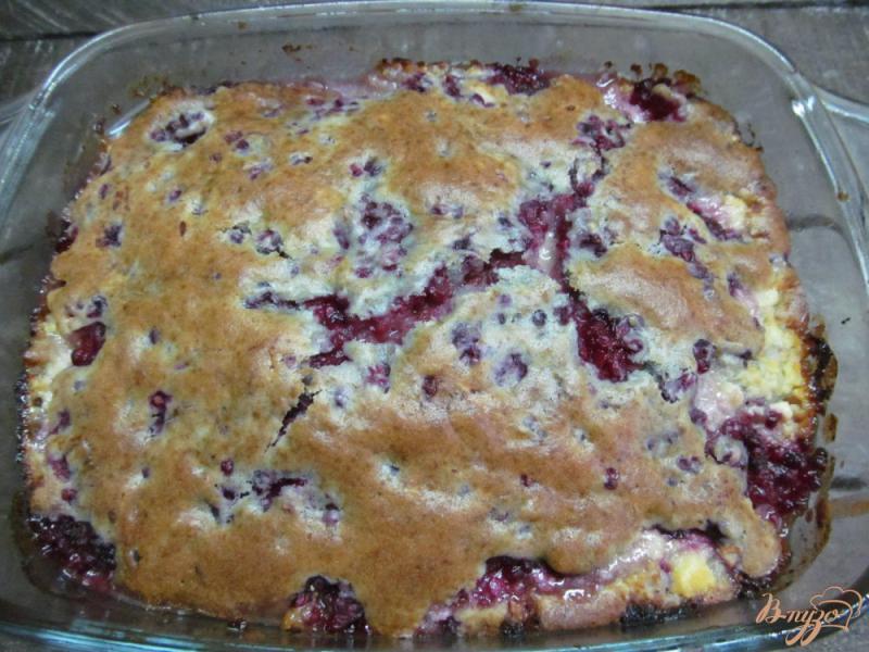 Фото приготовление рецепта: Малиновый пирог шаг №10