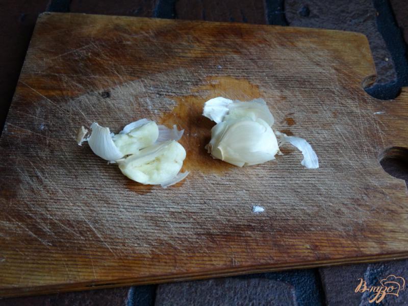 Фото приготовление рецепта: Картофель запеченный с розмарином и чесноком шаг №3