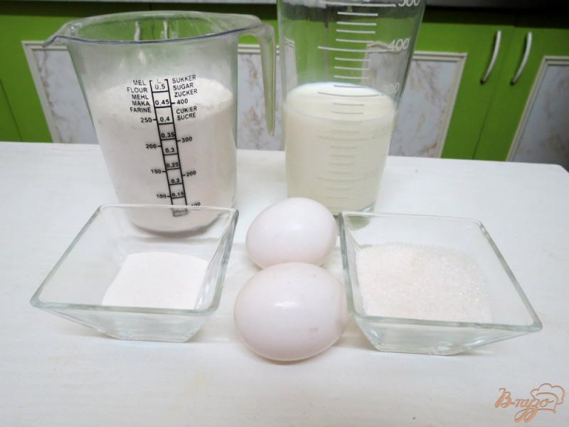 Фото приготовление рецепта: Пышные панкейки на молоке шаг №1