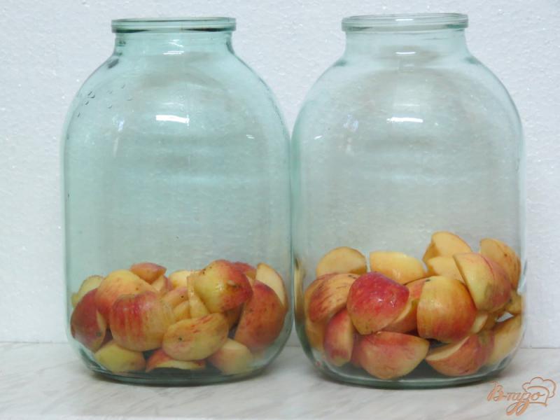 Фото приготовление рецепта: Виноградно - яблочный компот. шаг №4