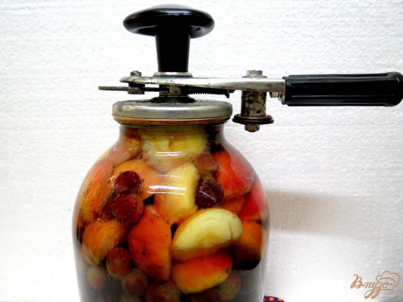 Фото приготовление рецепта: Виноградно - яблочный компот. шаг №8