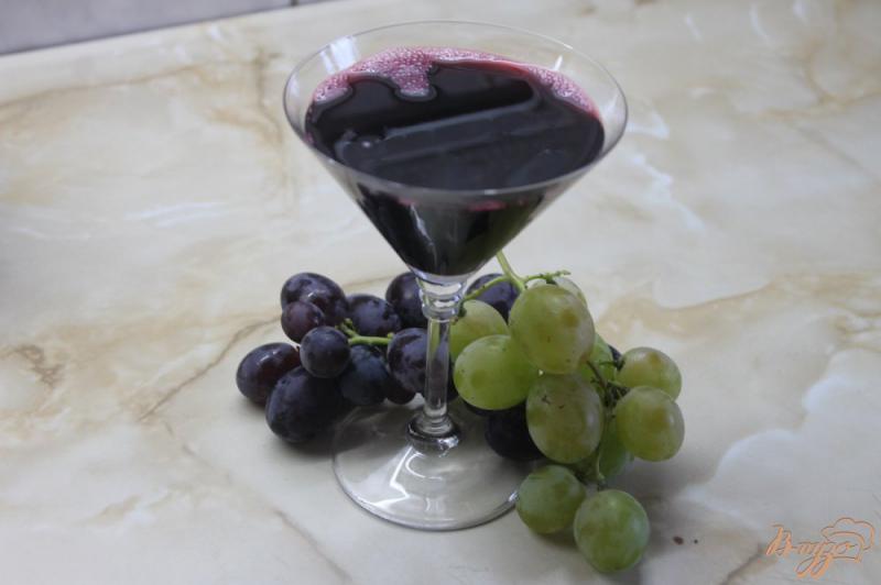 Фото приготовление рецепта: Виноградный сок домашнего приготовления шаг №5