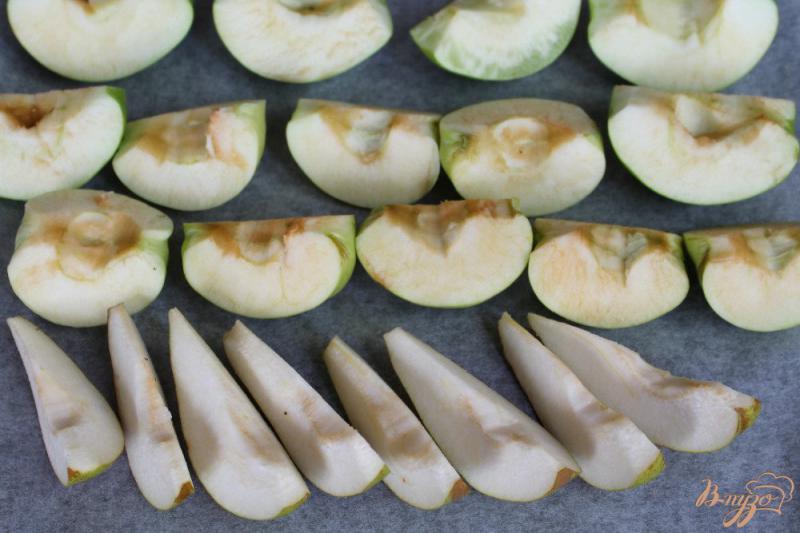 Фото приготовление рецепта: Лаваш с печеным яблоком и грушей шаг №1