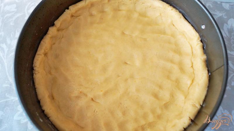 Фото приготовление рецепта: Пирог «Яблоки под покрывалом» шаг №5