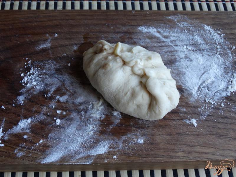 Фото приготовление рецепта: Духовые пирожки с ревенем и корицей шаг №8