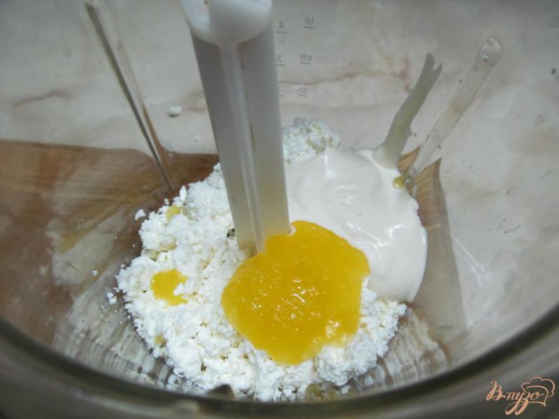 Фото приготовление рецепта: Десерт из груши с творогом шаг №3