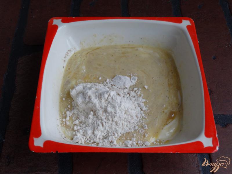 Фото приготовление рецепта: Курино-грибные отбивные в горчичном кляре шаг №4
