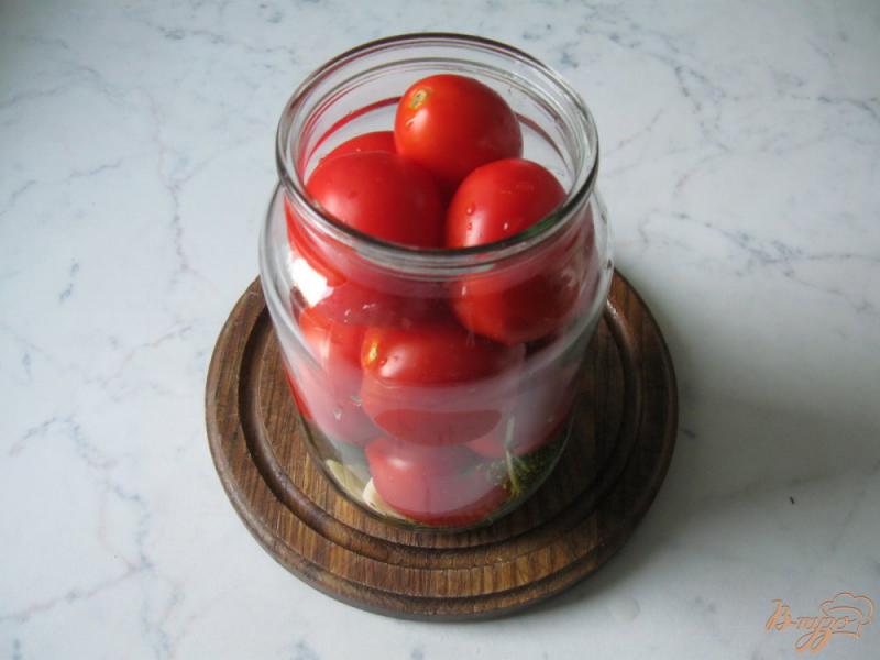 Фото приготовление рецепта: Кисло-сладкие консервированные помидоры. шаг №5