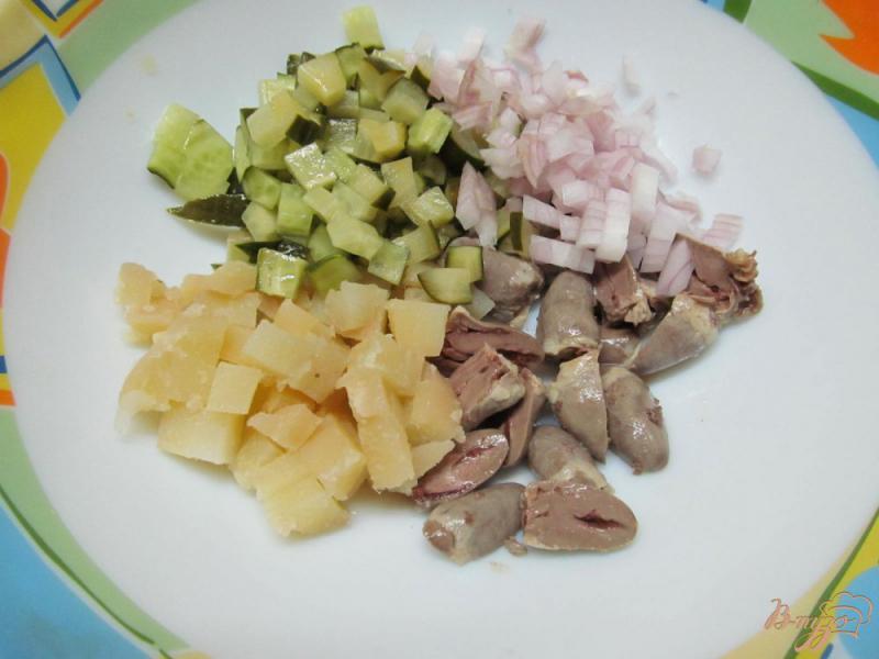 Фото приготовление рецепта: Салат с куриными и картофелем шаг №3