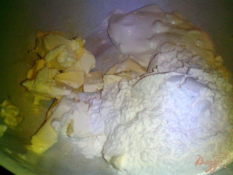 Фото приготовление рецепта: Луковый пирог с сыром шаг №1