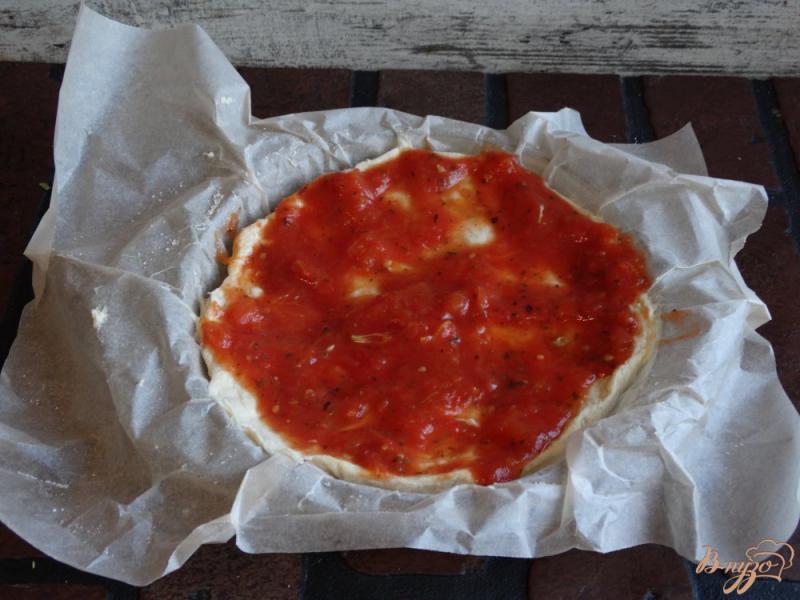Фото приготовление рецепта: Пицца с баклажанами и яйцом шаг №3