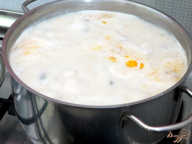 Фото приготовление рецепта: Суп с опятами и со сметаной шаг №10