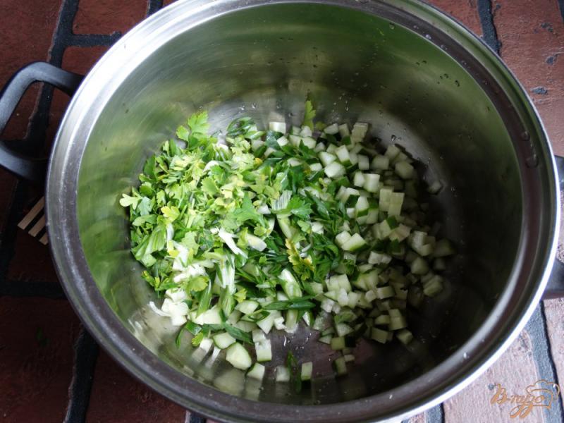 Фото приготовление рецепта: Летний суп с баклажанами и лаймом шаг №2