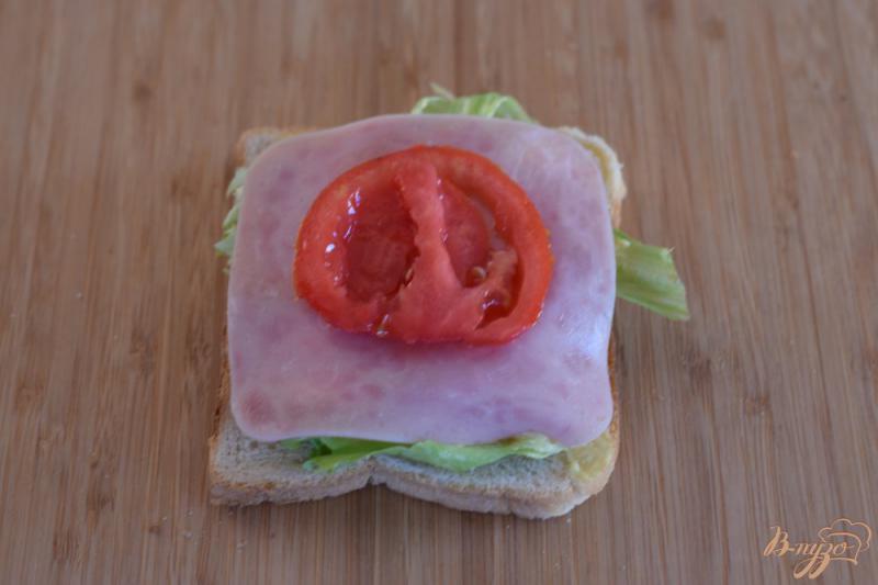 Фото приготовление рецепта: Бутерброд с ветчиной и сыром шаг №6