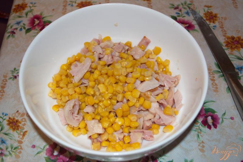 Фото приготовление рецепта: Салат с курицей без заправки шаг №2