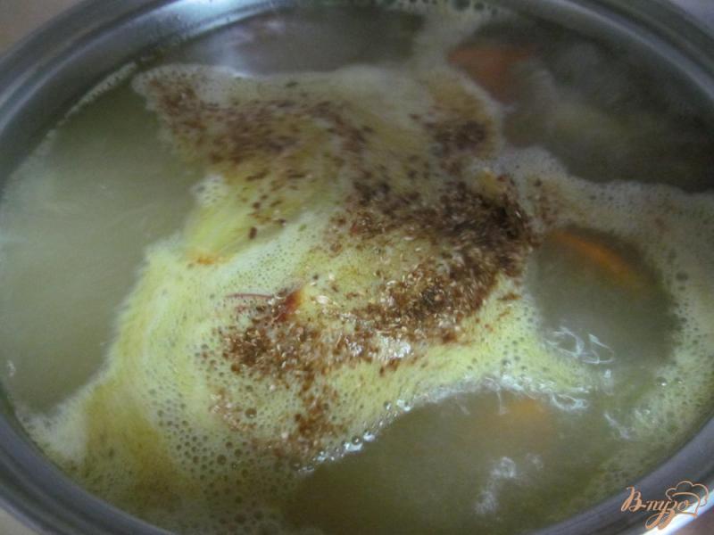 Фото приготовление рецепта: Суп на бульоне из баранины с помидором и пшеном шаг №4