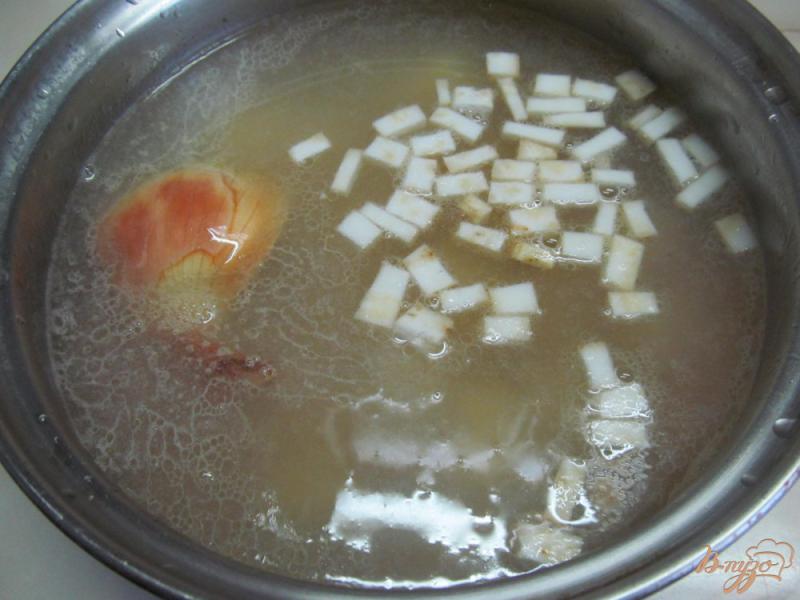 Фото приготовление рецепта: Суп на бульоне из баранины с помидором и пшеном шаг №2